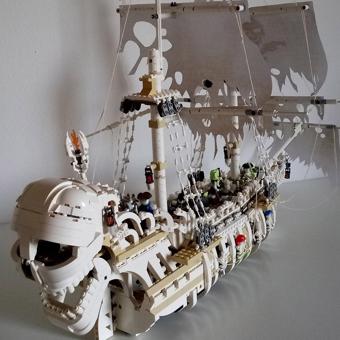 MOC-110420 Das erschreckende Piratenschiff Charon's Chest Klemmbausteine-LesDiy-Klemmbausteine
